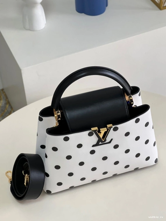 WIS MM CAPUCINES LOUIS VUITTON 0718